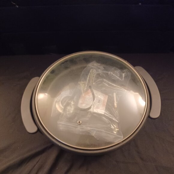 BRAND NEW Non-Stick Electric Pizza Cooker Model XDE-2800 - Picture 2 of 4